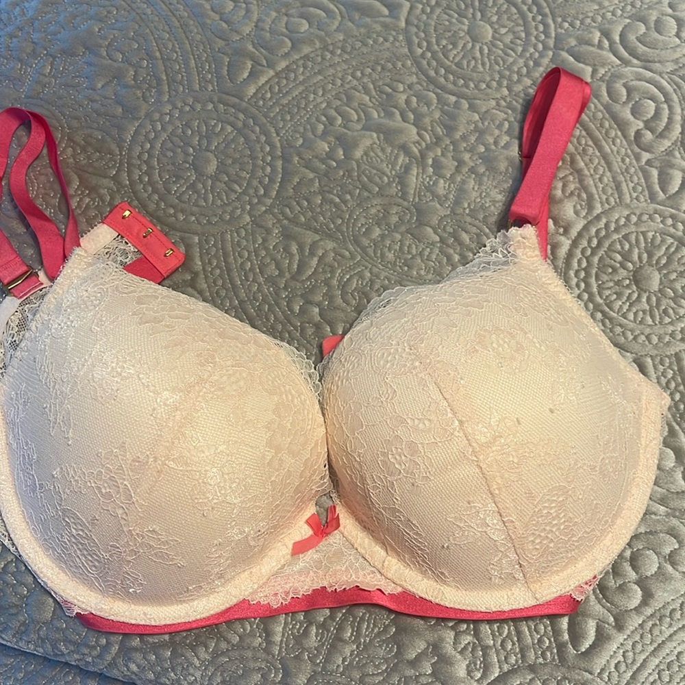 Victoria’s Secret Dream Angels Push Up Bra 38D